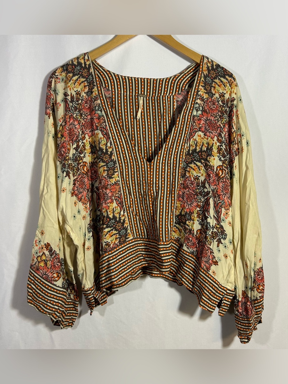 Free People Mix and Match floral cropped blouse Shirt size Medium Boho V-neck